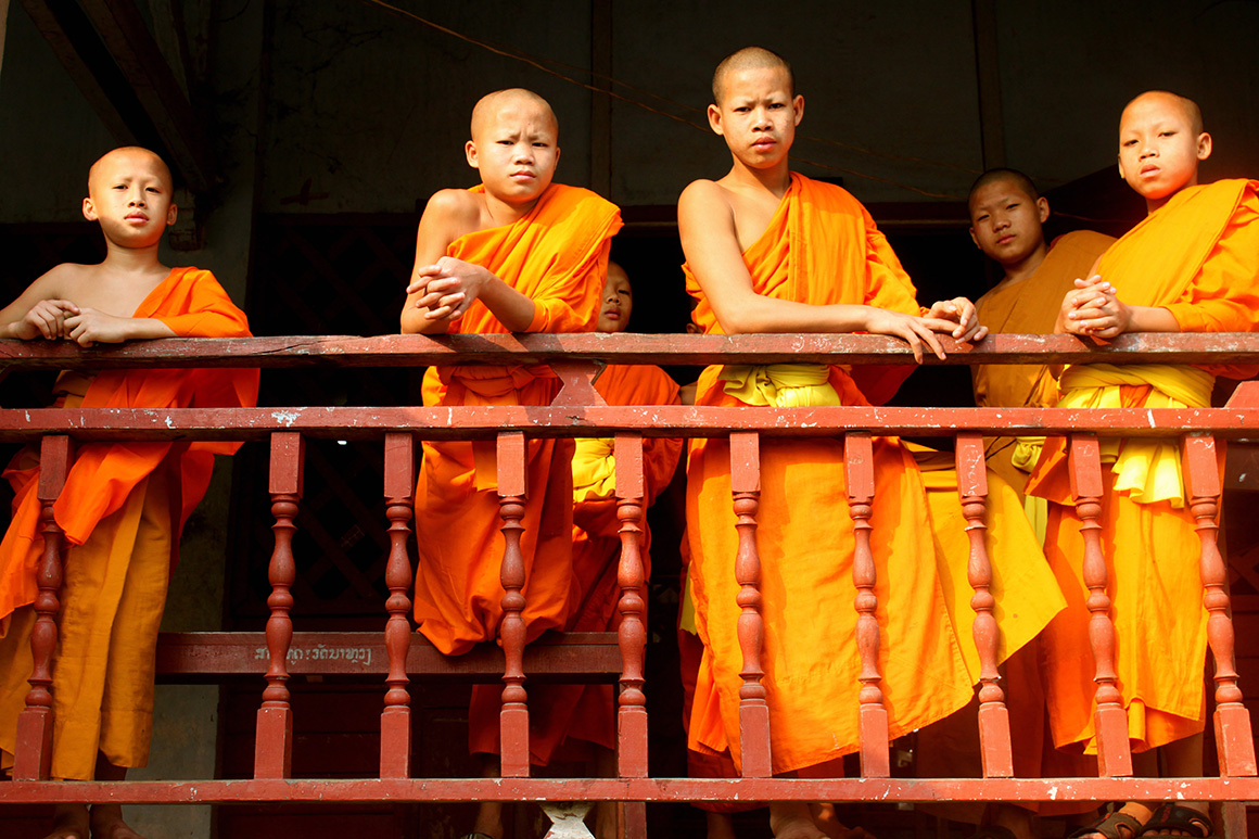 buddhist-monks-on-balcony